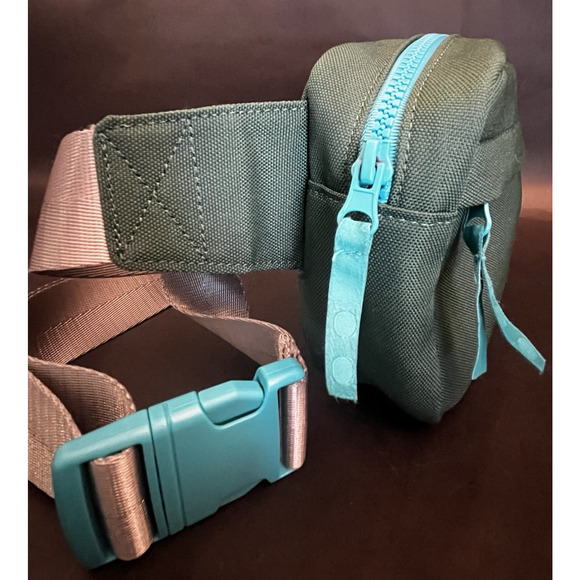 LEGO Target | Fanny Pack | Sling Crossbody Bag | Green | Aqua | 9"x6" | EUC - Picture 2 of 6